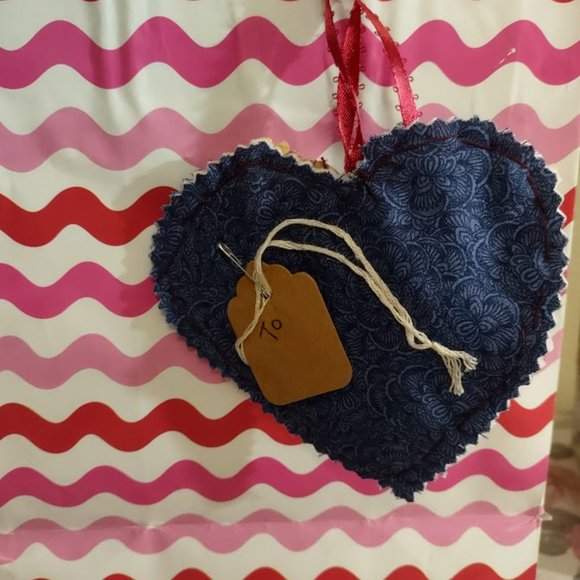 HANDCRAFTED GIFT TAGS - Picture 3 of 3